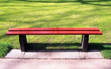 Xu hướng sử dụng ghế công viên không tựa: Đơn giản nhưng tiện ích