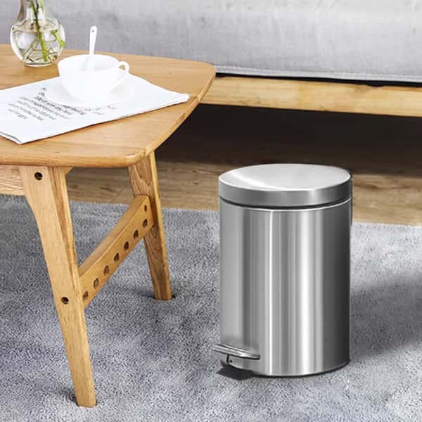 Thùng rác đạp chân dễ sử dụng và vệ sinh