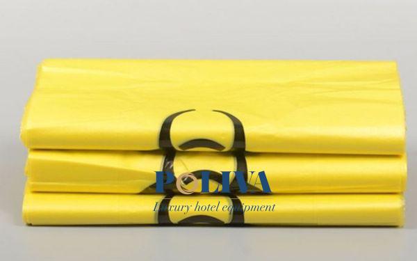 Túi đựng rác thải y tế được in nhãn dán trên hình để dễ nhận biết