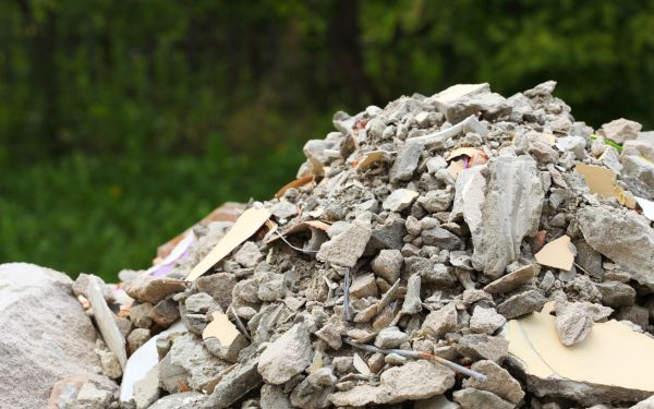 Chất thải xây dựng làm ô nhiễm môi trường đất