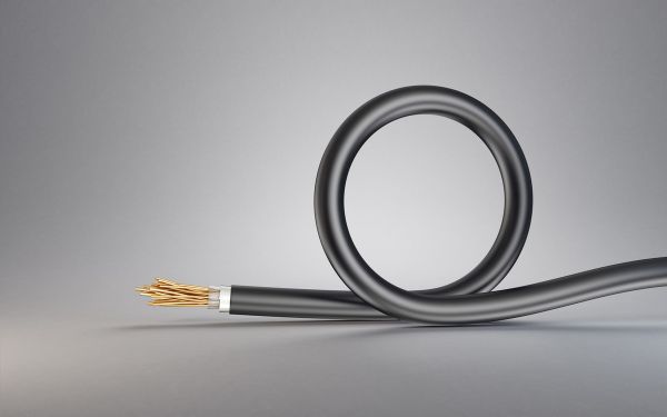 Tính cách điện tốt, thường được sử dụng làm lớp bọc của dây diên