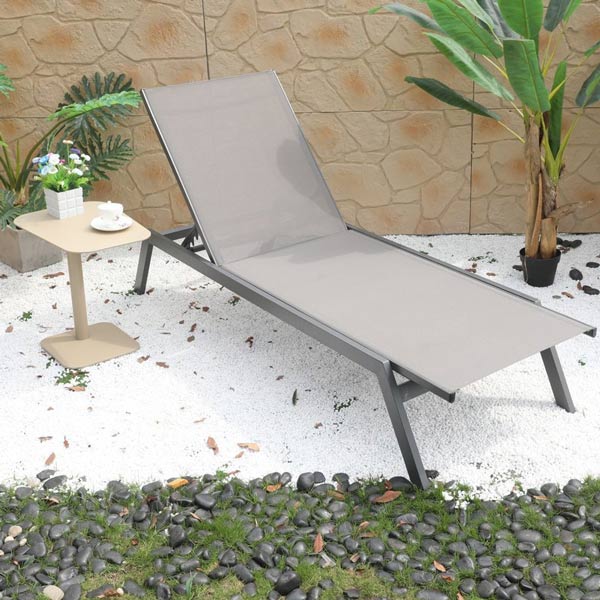 Ghế nằm bể bơi