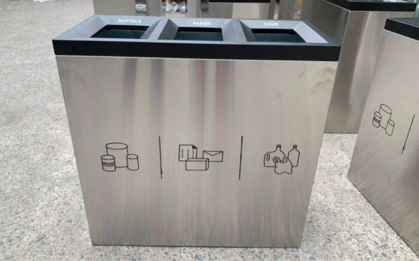 Thùng rác công cộng được làm từ chất liệu inox cao cấp