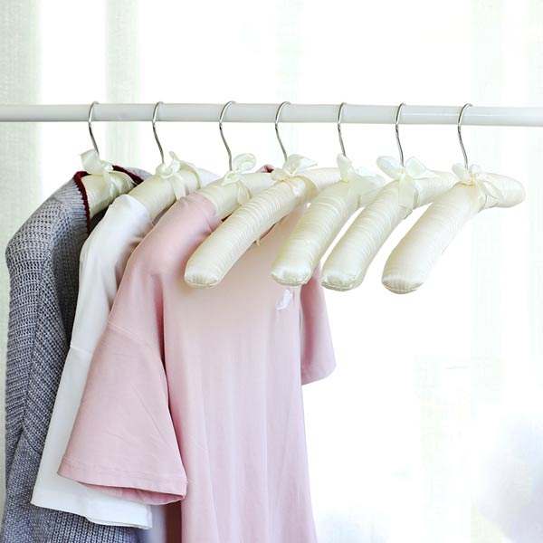 Móc treo quần áo bằng lụa 