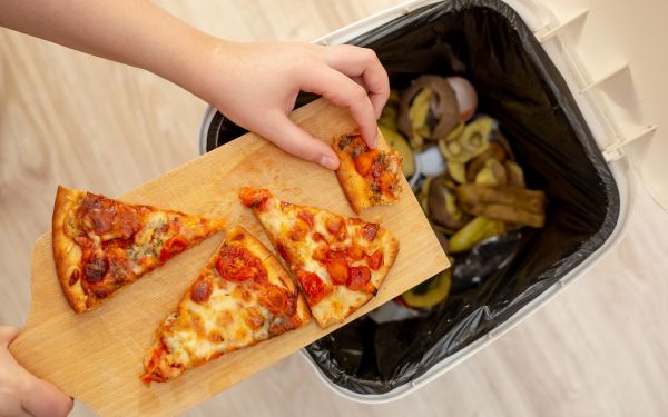Rác thải thực phẩm là gì? Cách xử lý rác thải thực phẩm