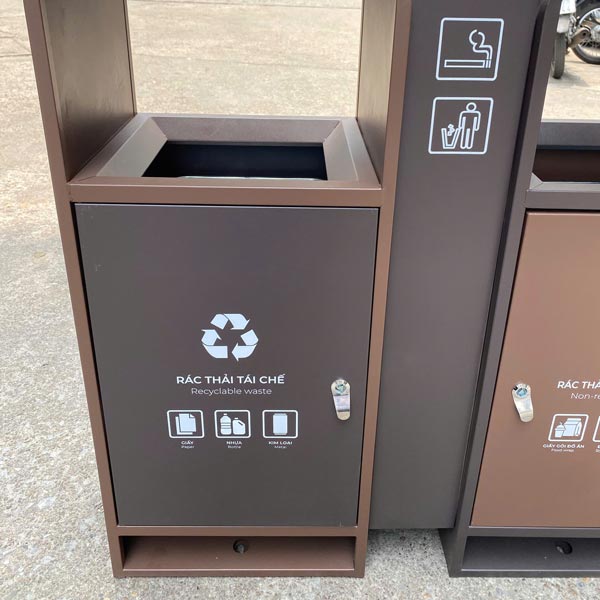 Thùng rác có 2 ngăn dễ dàng phân loại rác thải 