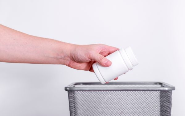 Thiết kế không nắp tiện lợi khi bỏ rác