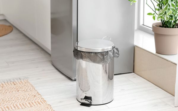 Thùng rác chống mùi