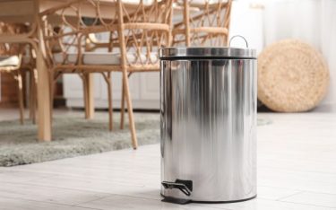 Top 5 mẫu thùng rác chống mùi tốt nhất cho gia đình năm 2025