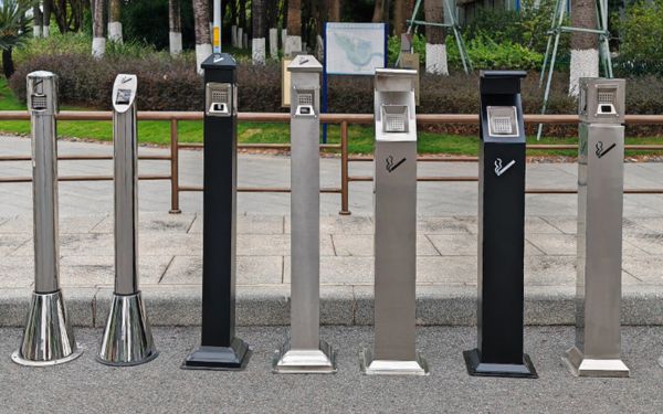Trụ gạt tàn bằng inox đa dạng về mẫu mã
