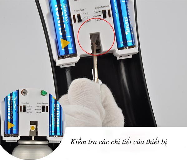 Kiểm tra và làm sạch các chi tiết của thiết bị