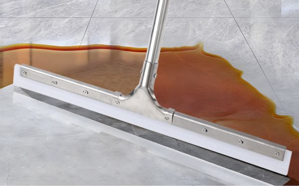 Kéo cây gạt sàn theo đường thằng để đạt được hiệu quả tối đa