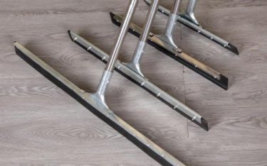 Lý do cây gạt sàn lưỡi cao su mềm luôn được nhiều người tin dùng