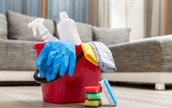 Bình xịt tẩy rửa và hóa chất tẩy rửa