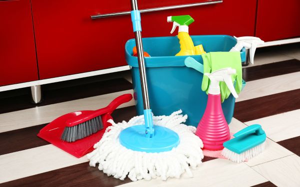 Thiết bị cơ bản - dụng cụ vệ sinh cần có trong nhà hàng