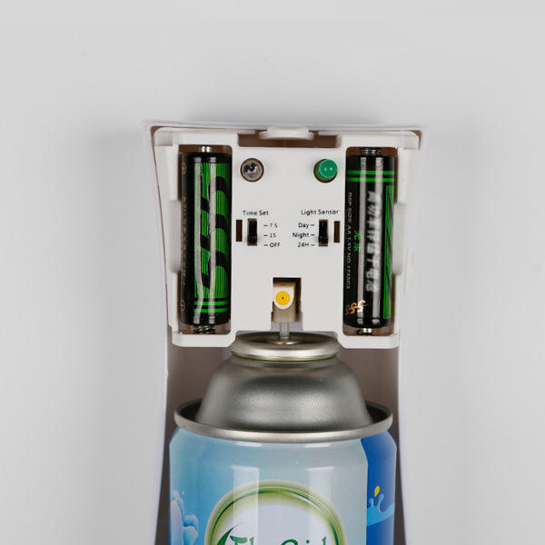 Kiểm tra, bảo dưỡng thay thế linh kiên của máy xịt thơm kịp thời