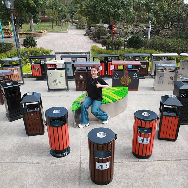 Poliva chuyên cung cấp các loại thùng rác ngoài trời chất lượng tốt, giá rẻ