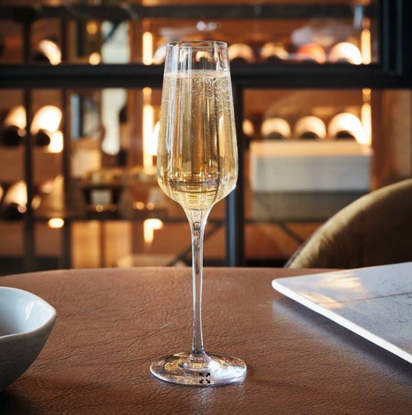 Các loại ly trong nhà hàng, quán bar - Ly uống rượu vang trắng