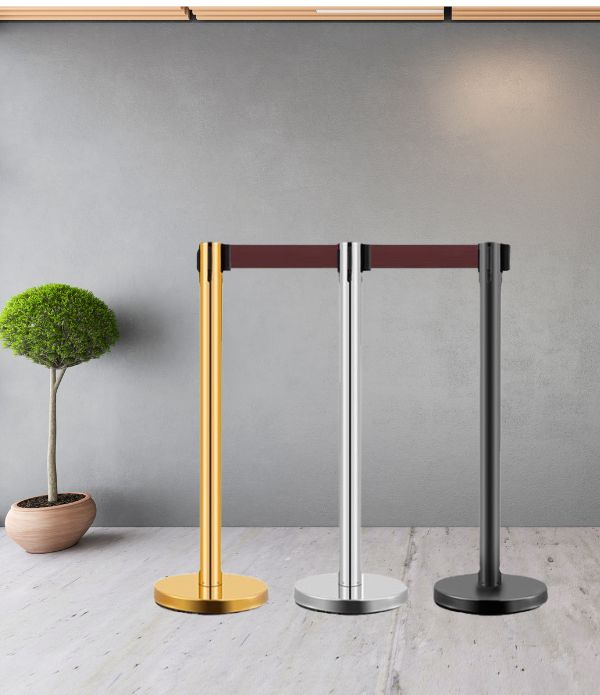 Liên kết các dây căng giữ các cột với nhau để tạo thành hàng rào