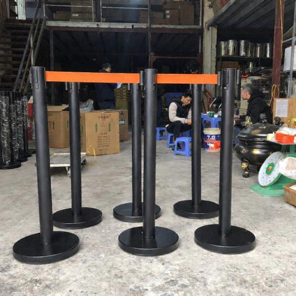 Poliva chuyên cung cấp số lượng lớn các loại cột chắn với đa dạng về mẫu mã, màu sắc