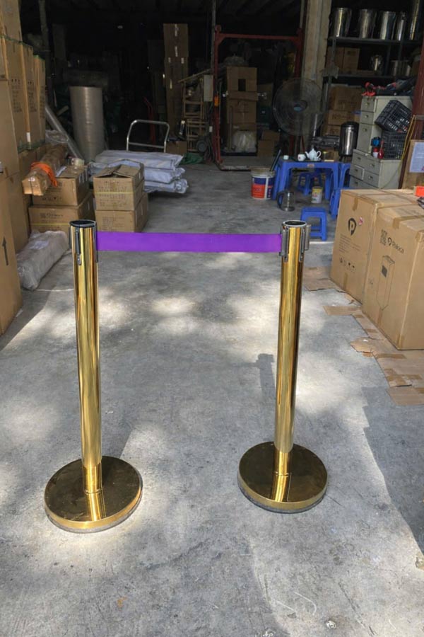 Poliva chuyên cung cấp các loại cột chắn phân làn số lượng lớn với giá tốt