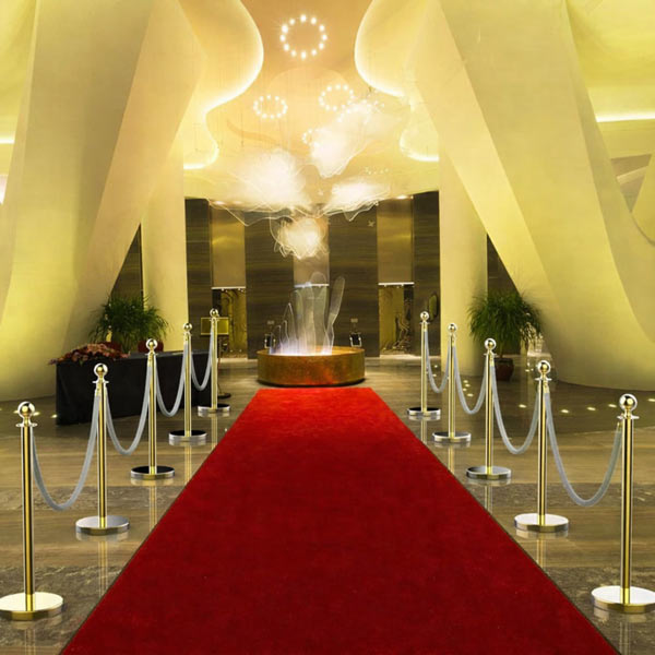 Poliva chuyên cung cấp cột chắn, phụ kiện cột chắn cho các nhà hàng, sự kiện,...