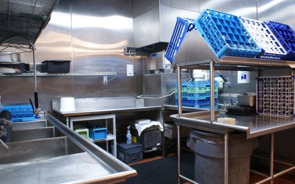 Hướng dẫn sử dụng khay rack đúng cách, an toàn