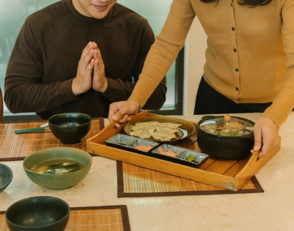 khay phục vụ là gì