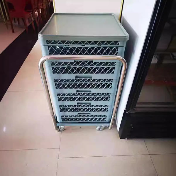 Xe chở khay rack giúp vận chuyển cùng lúc nhiều khay rack một cách nhanh chóng, an toàn