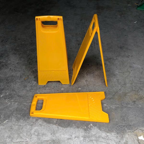 Một số hình ảnh thực tế biển báo chữ A bằng nhựa