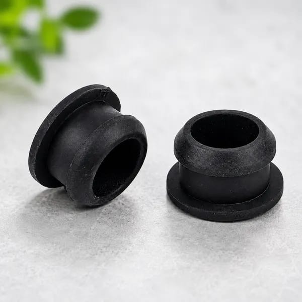Nút bịt nắp trên cục chặn bánh xe bằng nhựa