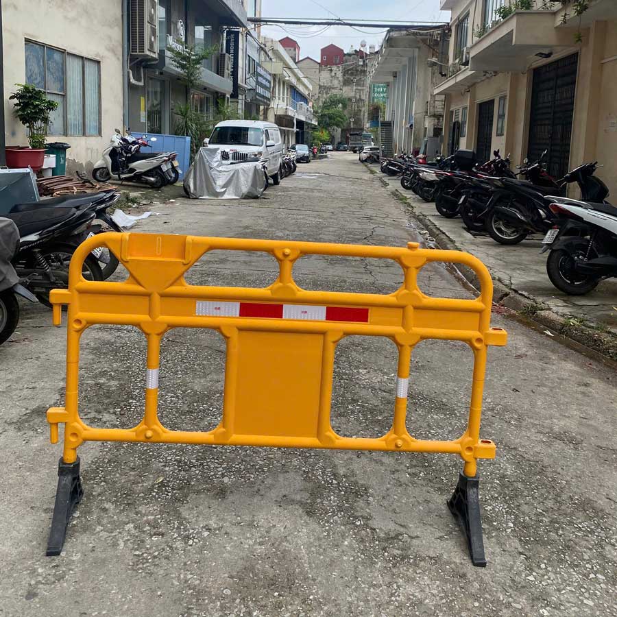 Một số hình ảnh thực tế rào chắn di động bằng nhựa HTRCN-2
