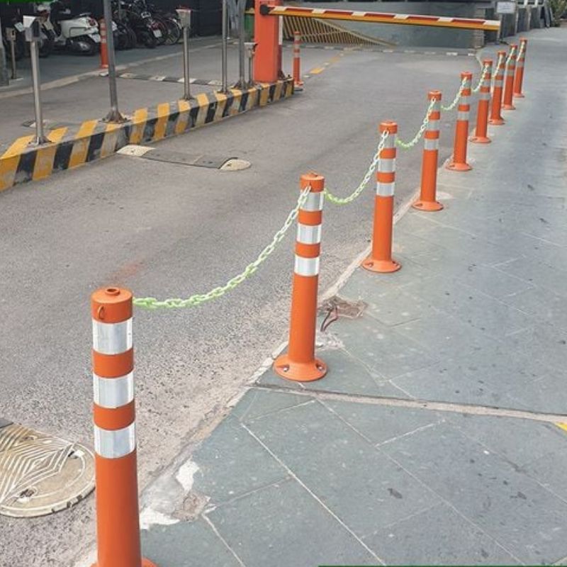 cọc tiêu giao thông phân làn