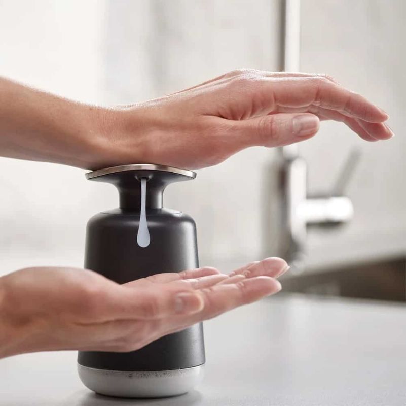 Hộp đựng nước rửa tay